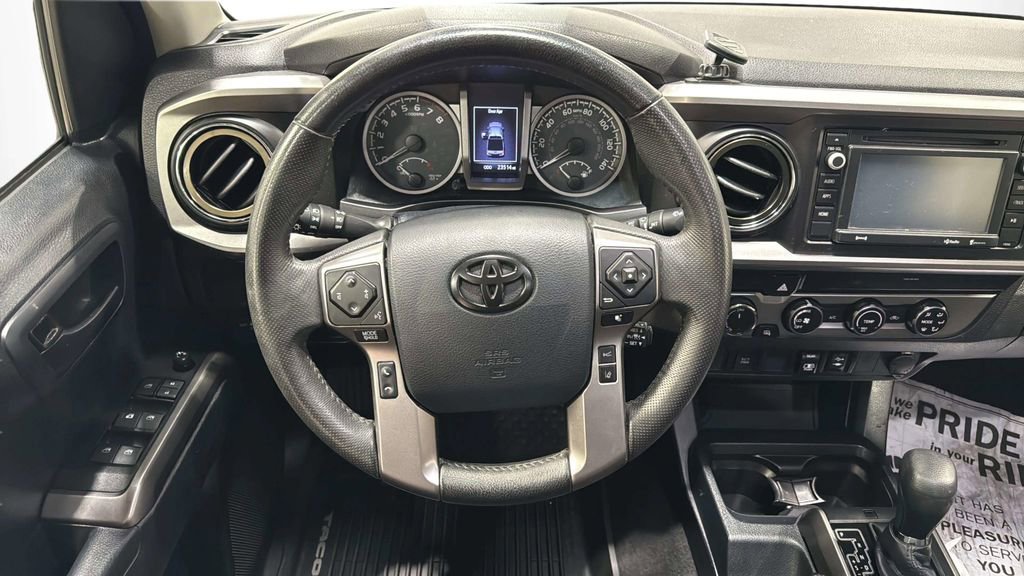 Used 2019 Toyota Tacoma SR5 AWD/4WD image 16