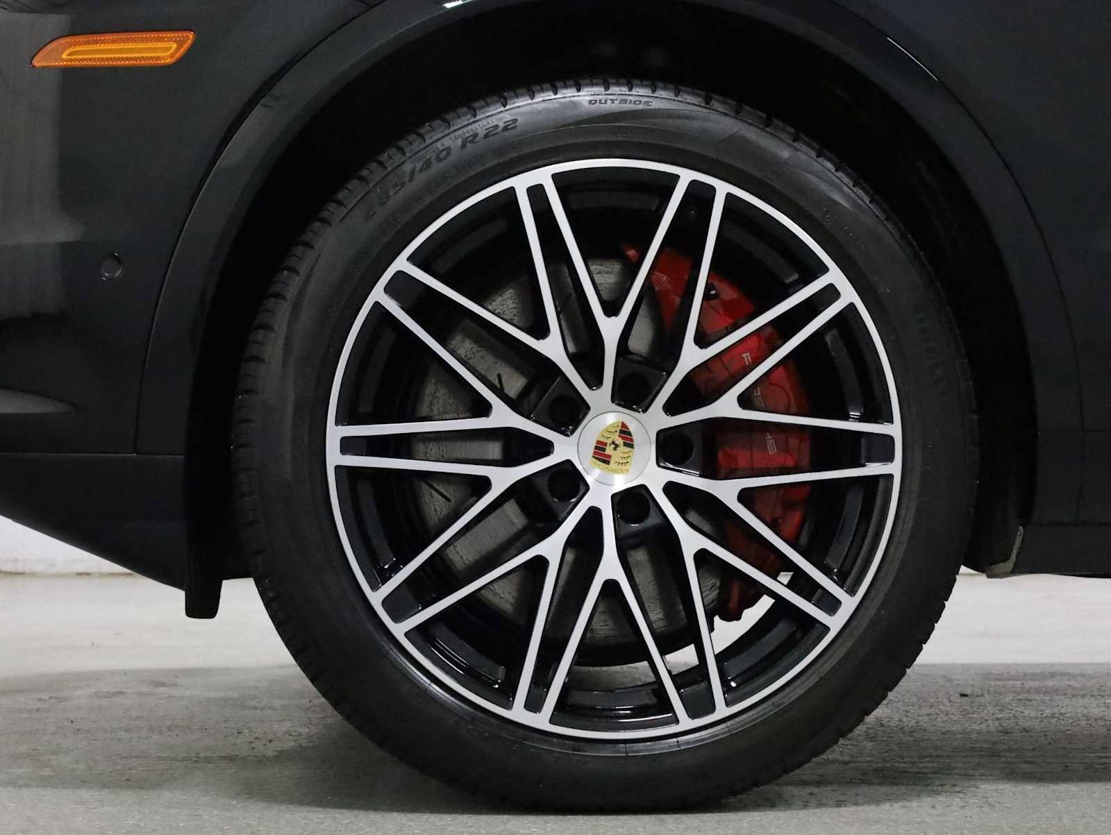 Certified 2024 Porsche Cayenne Turbo AWD/4WD image 40