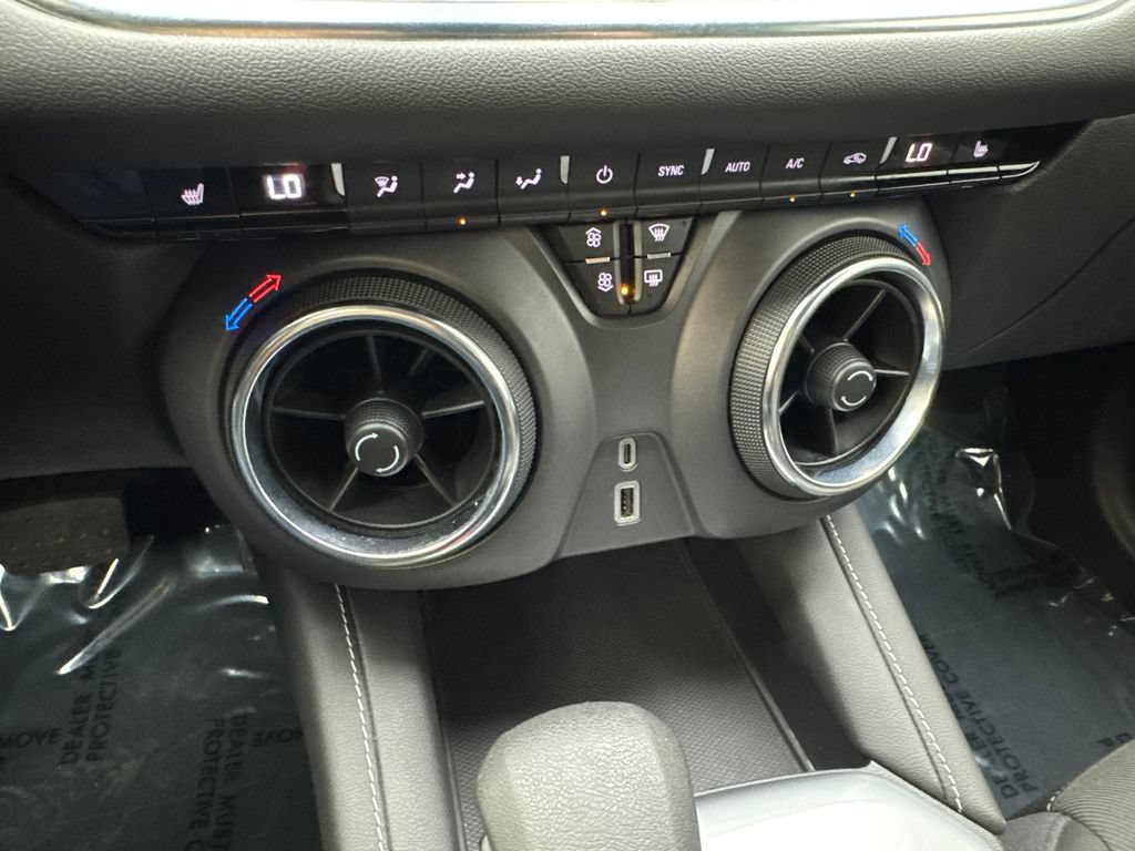 Used 2025 Chevrolet Blazer LT FWD image 65