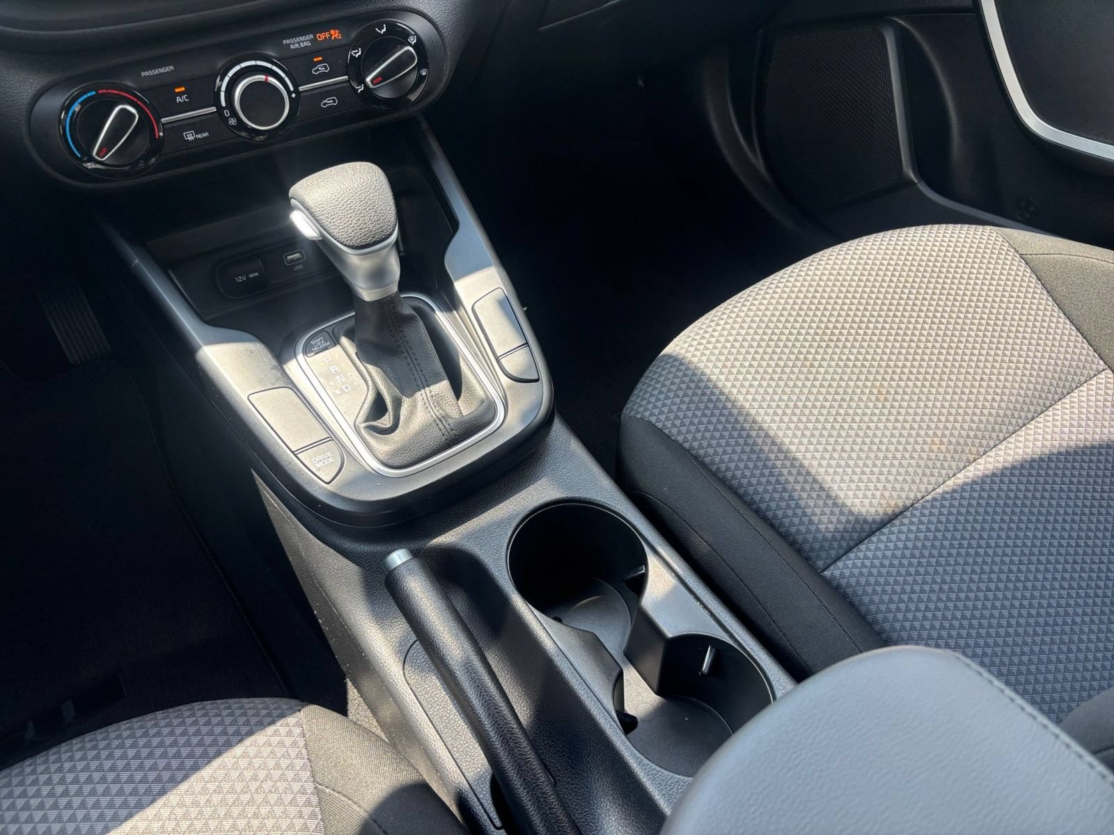 Used 2025 Kia Soul LX w/ LX Technology Package FWD image 38