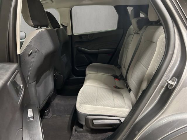 Used 2022 Ford Escape SE w/ SE Sport Appearance Package image 21