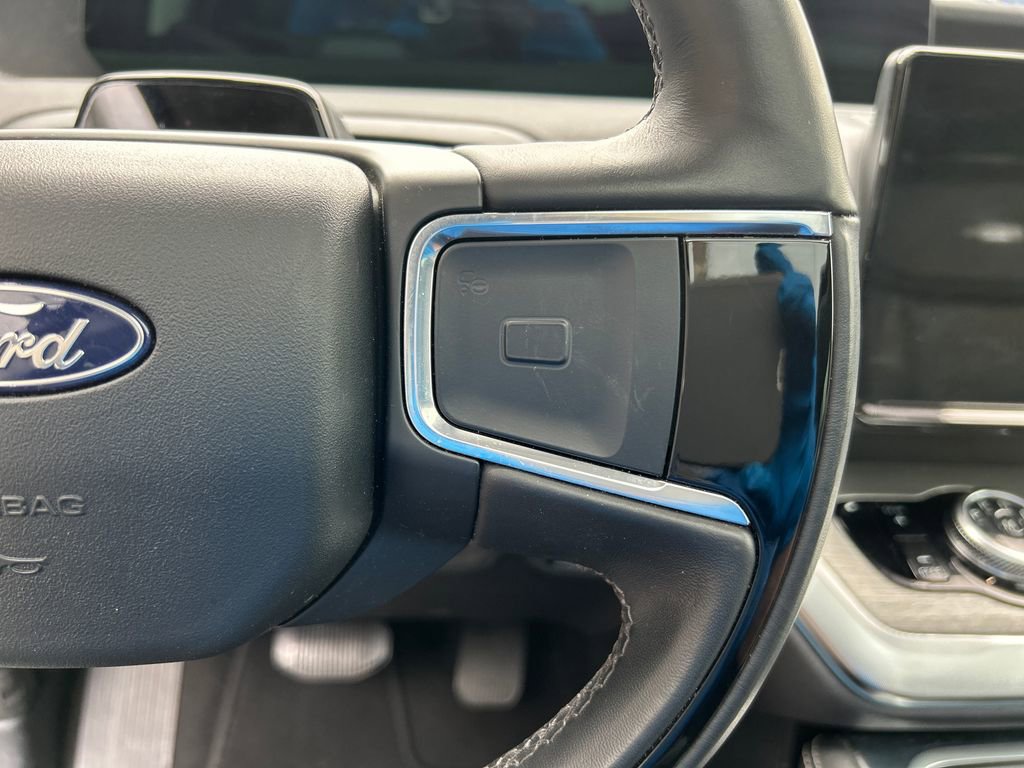 Used 2025 Ford Expedition Max Platinum AWD/4WD image 25