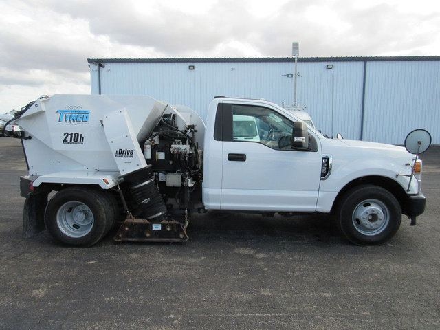 Used 2020 Ford F350 XL w/ Power Equipment Group image 4