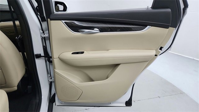 Used 2018 Cadillac XT5 Base w/ LPO, Wheel Lock Package image 21