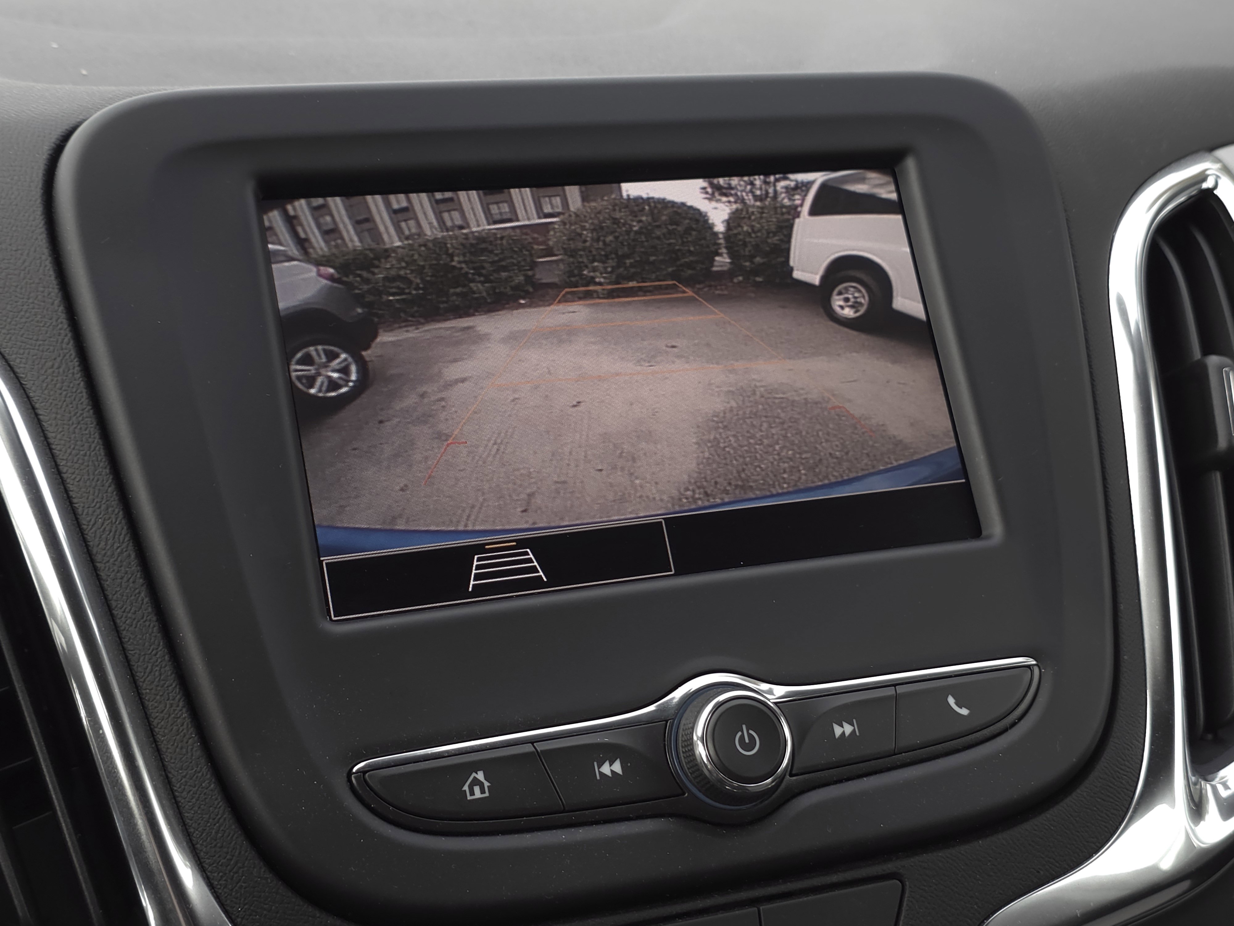 Used 2024 Chevrolet Equinox LS w/ LS Convenience Package image 18