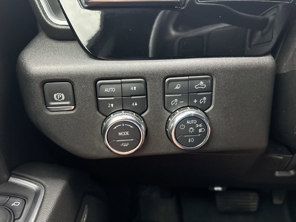 Used 2024 GMC Sierra 2500 SLT w/ SLT Premium Package AWD/4WD image 18