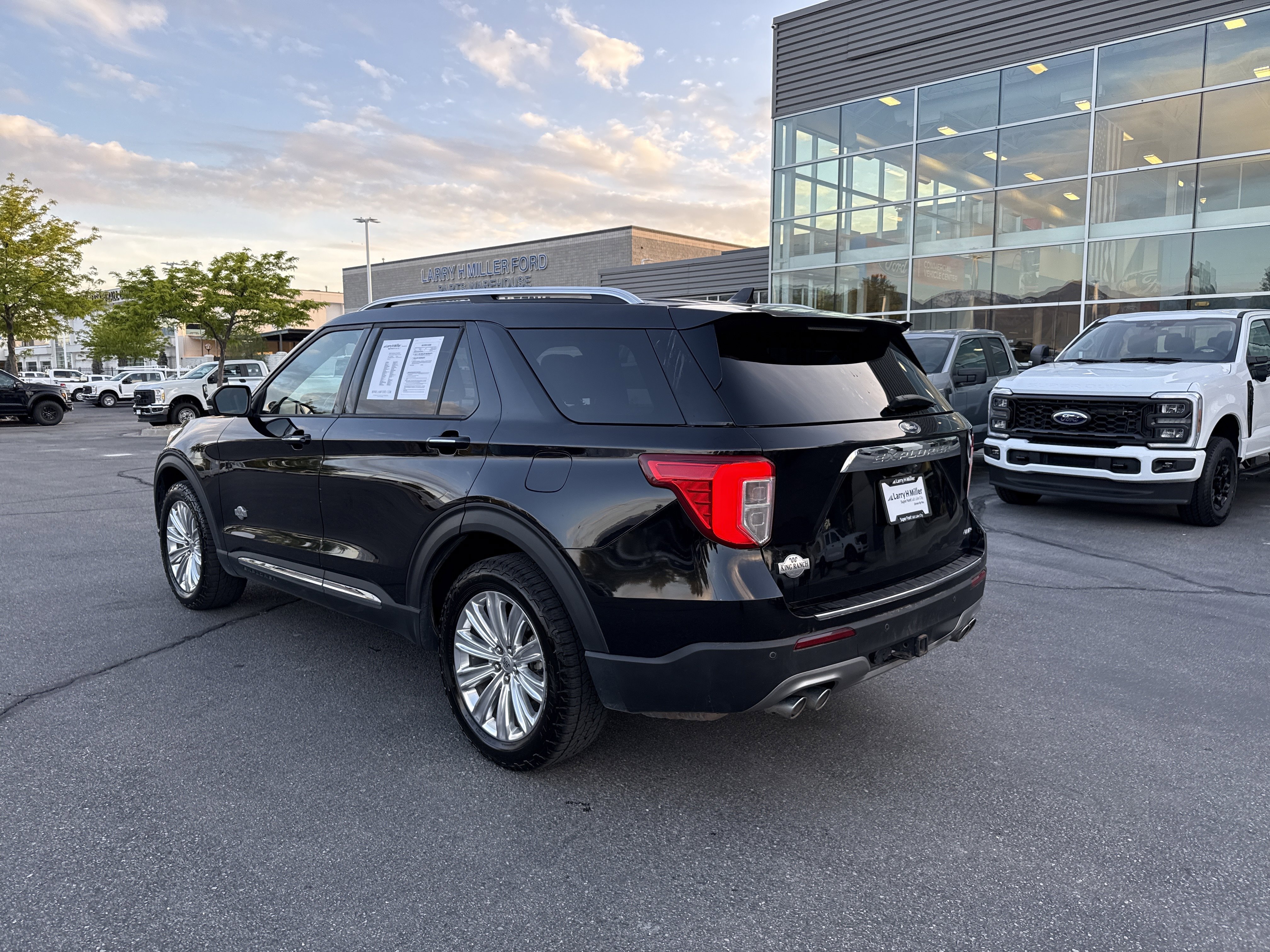 Used 2022 Ford Explorer King Ranch w/ Technology Package image 4