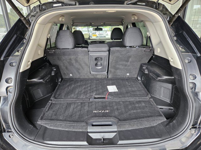 Used 2018 Nissan Rogue SV AWD/4WD image 11