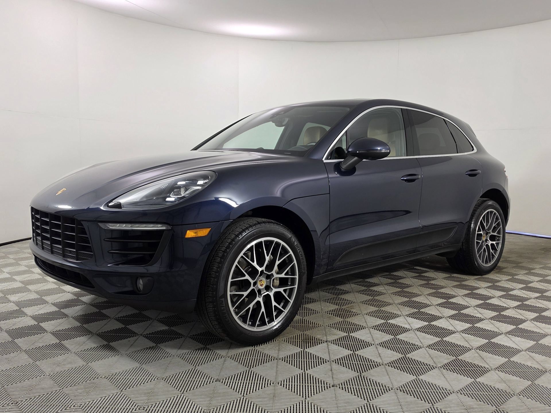 Used 2017 Porsche Macan S AWD/4WD image 3