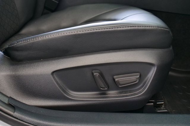 Used 2020 Toyota Camry XSE image 16