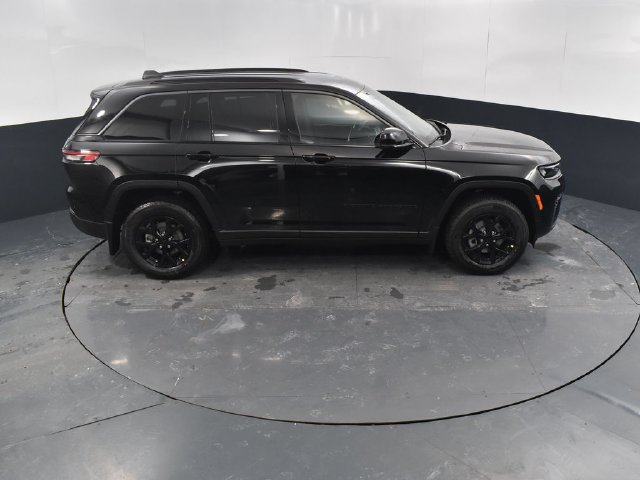 New 2026 Jeep Grand Cherokee Altitude AWD/4WD image 45