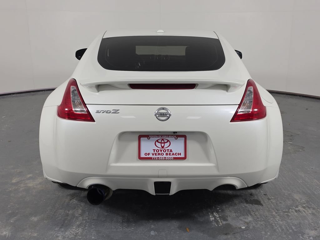 Used 2011 Nissan 370Z Touring RWD image 5