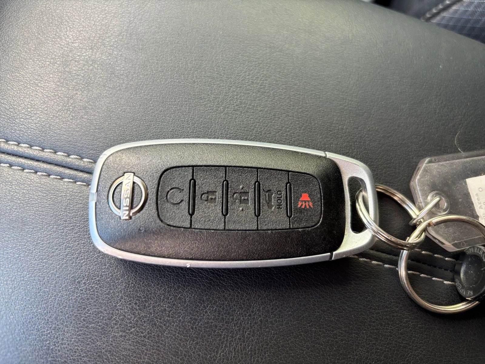 Used 2025 Nissan Pathfinder SV image 27