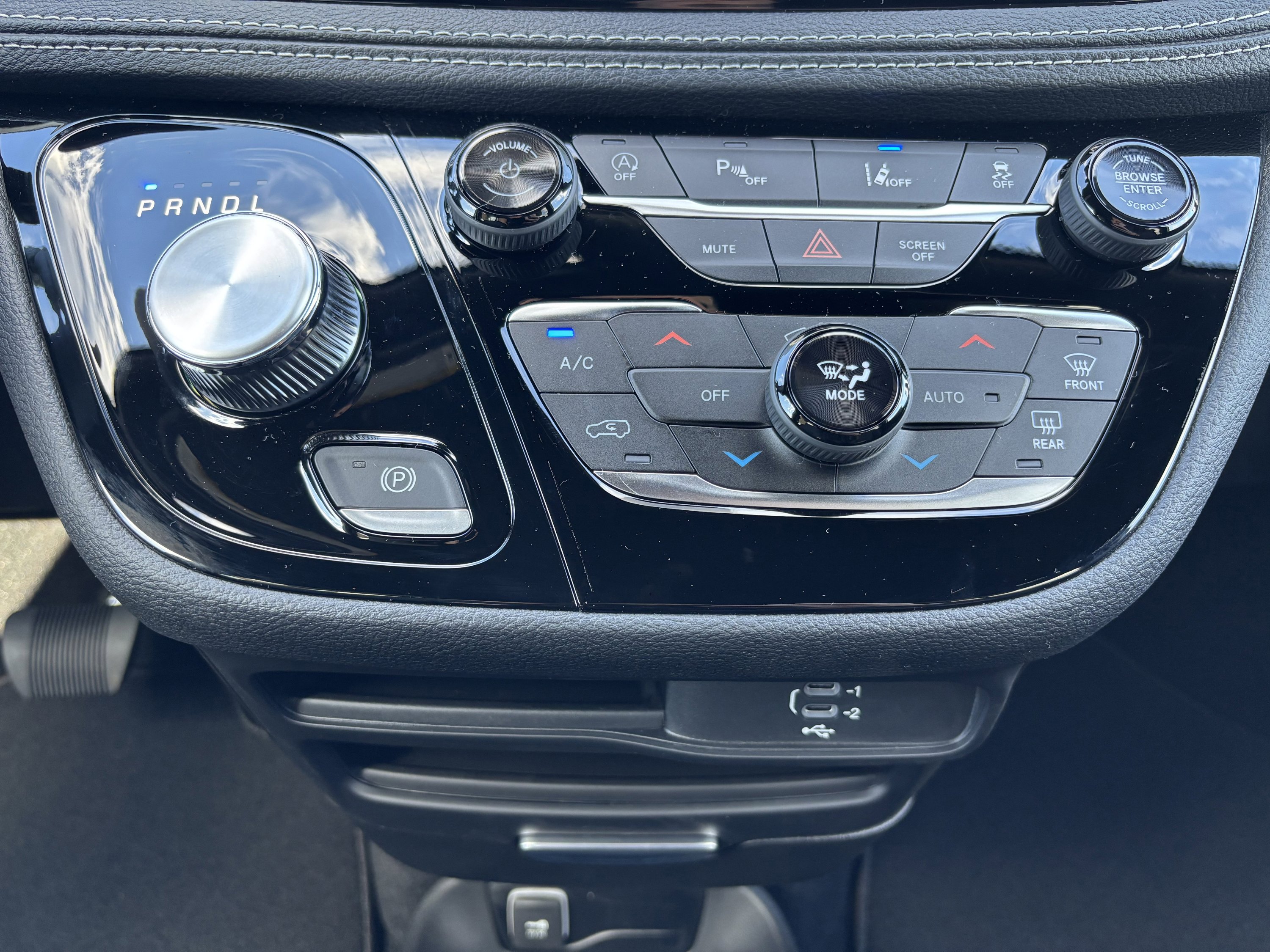 New 2026 Chrysler Pacifica Select image 14