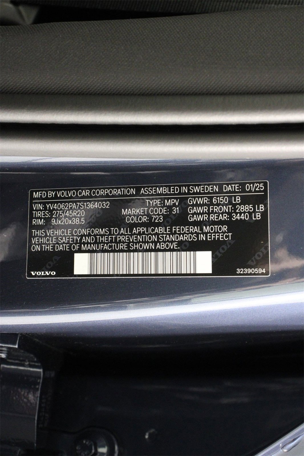 New 2025 Volvo XC90 B6 Core image 17