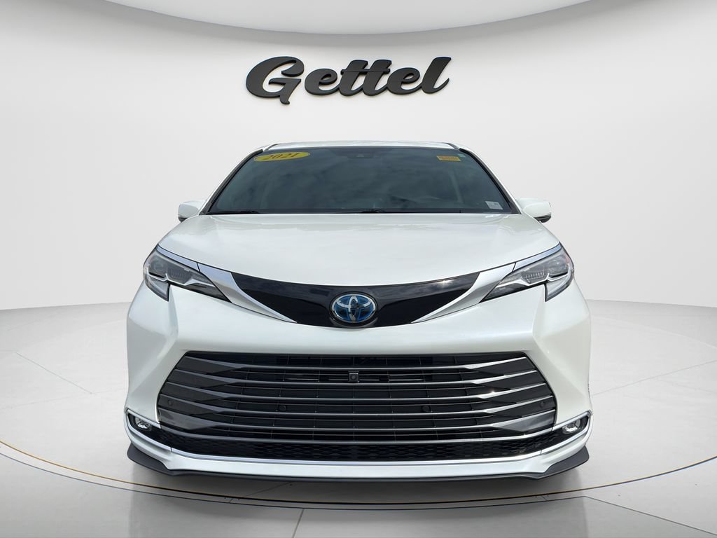 Used 2021 Toyota Sienna Platinum AWD/4WD image 2