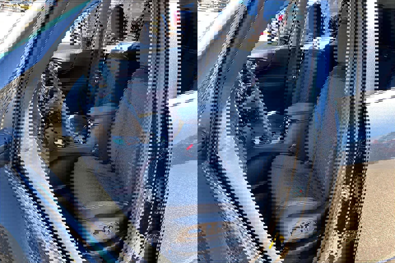 Used 2023 Chevrolet Equinox LT image 14