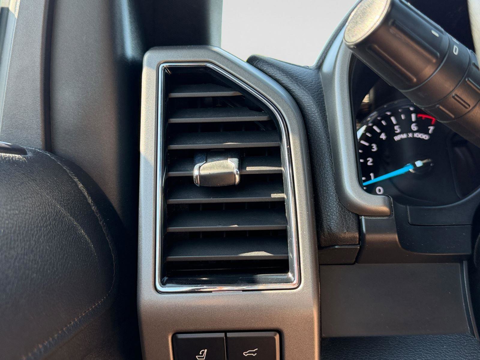 Used 2021 Ford Expedition Max XLT AWD/4WD image 28