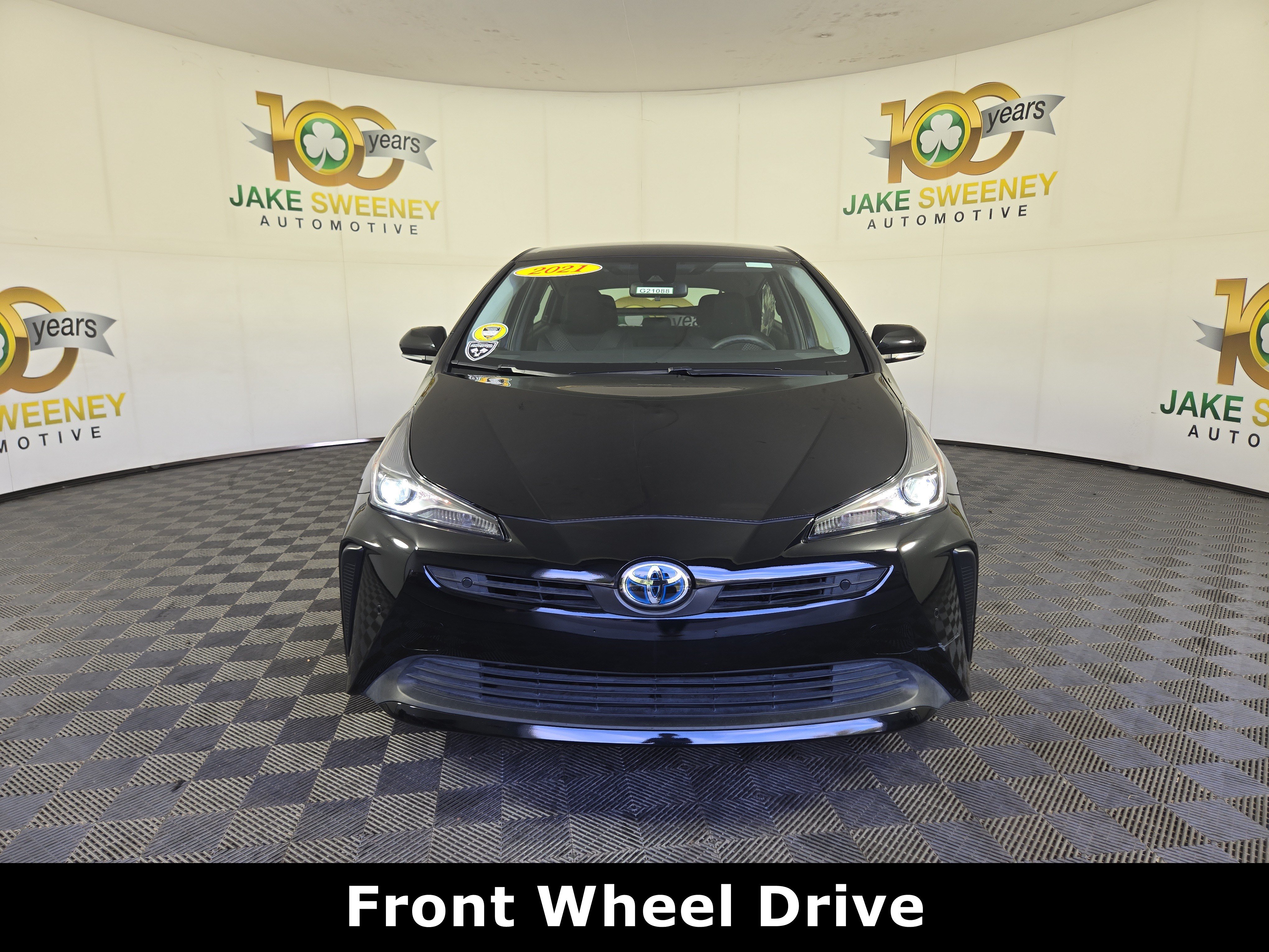 Used 2021 Toyota Prius LE FWD image 2