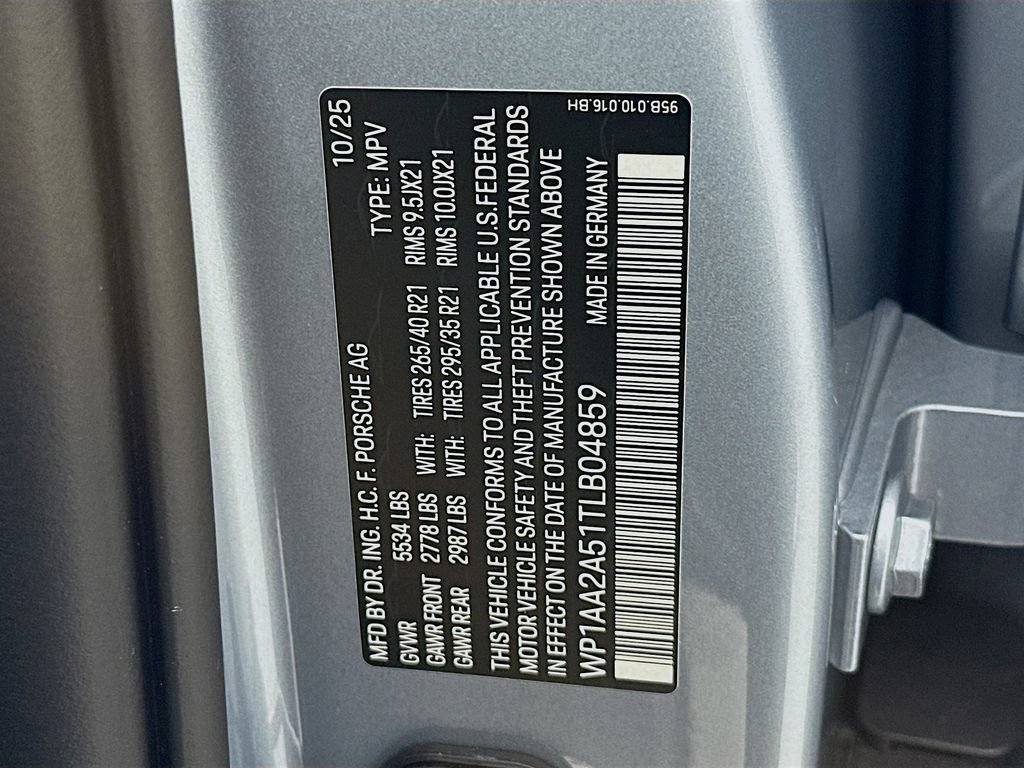 Certified 2026 Porsche Macan AWD/4WD image 35