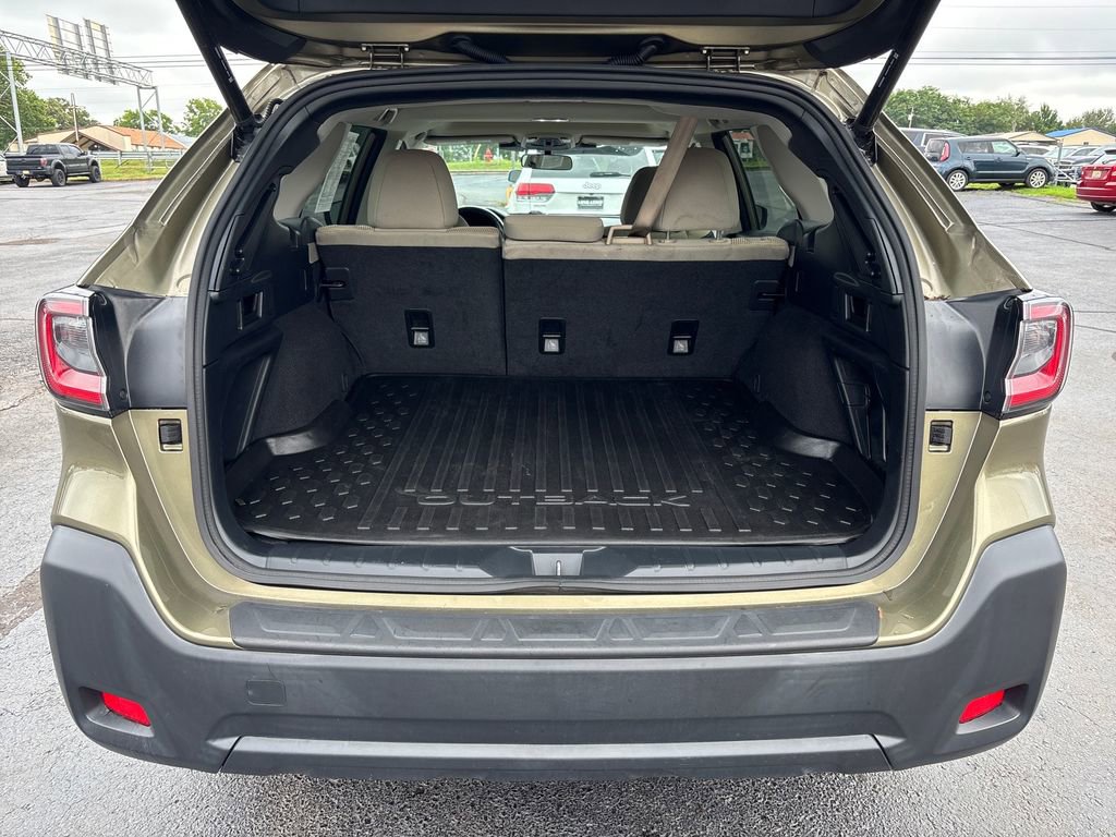 Used 2023 Subaru Outback Premium image 28