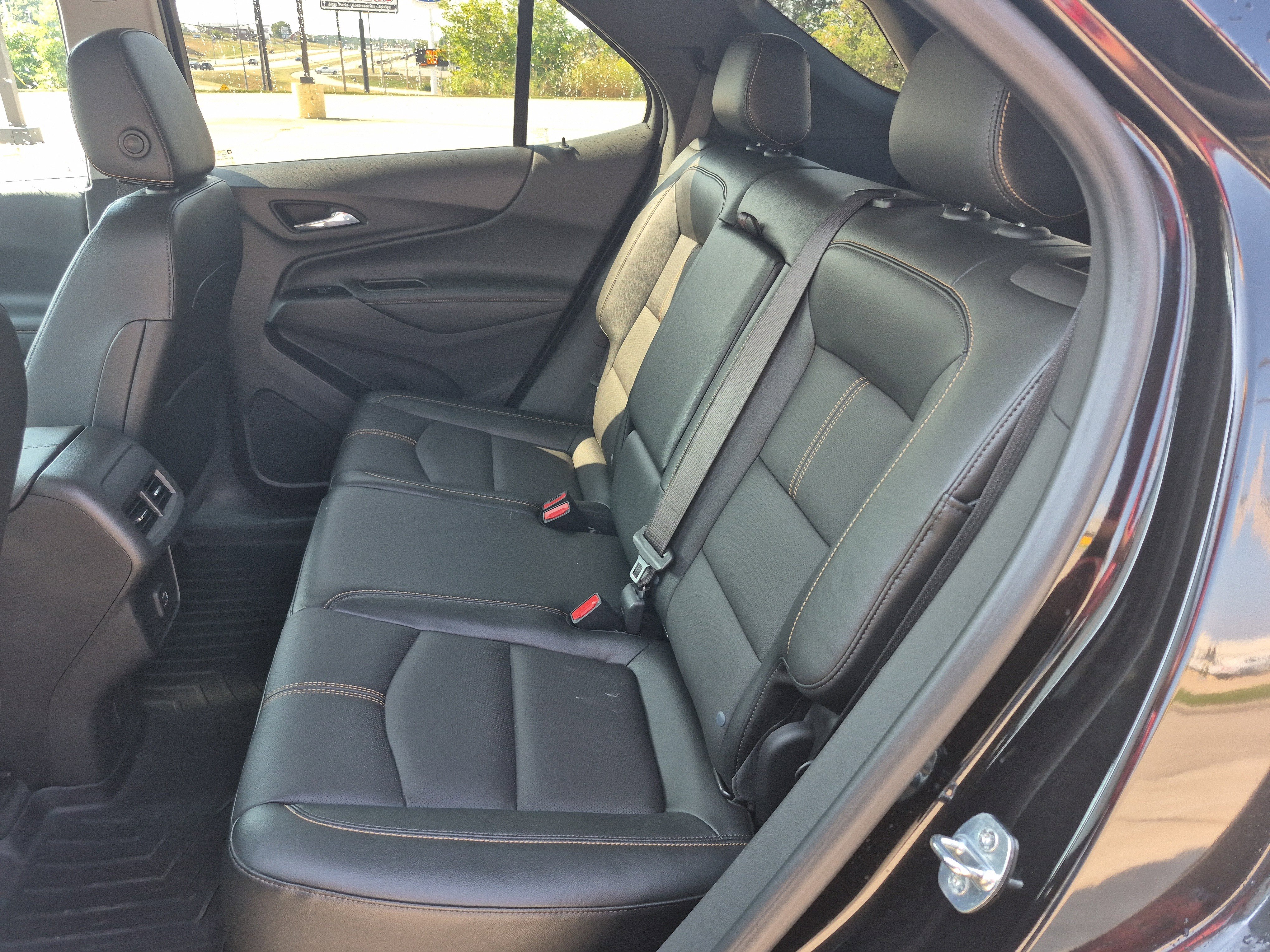 Used 2023 Chevrolet Equinox Premier image 25