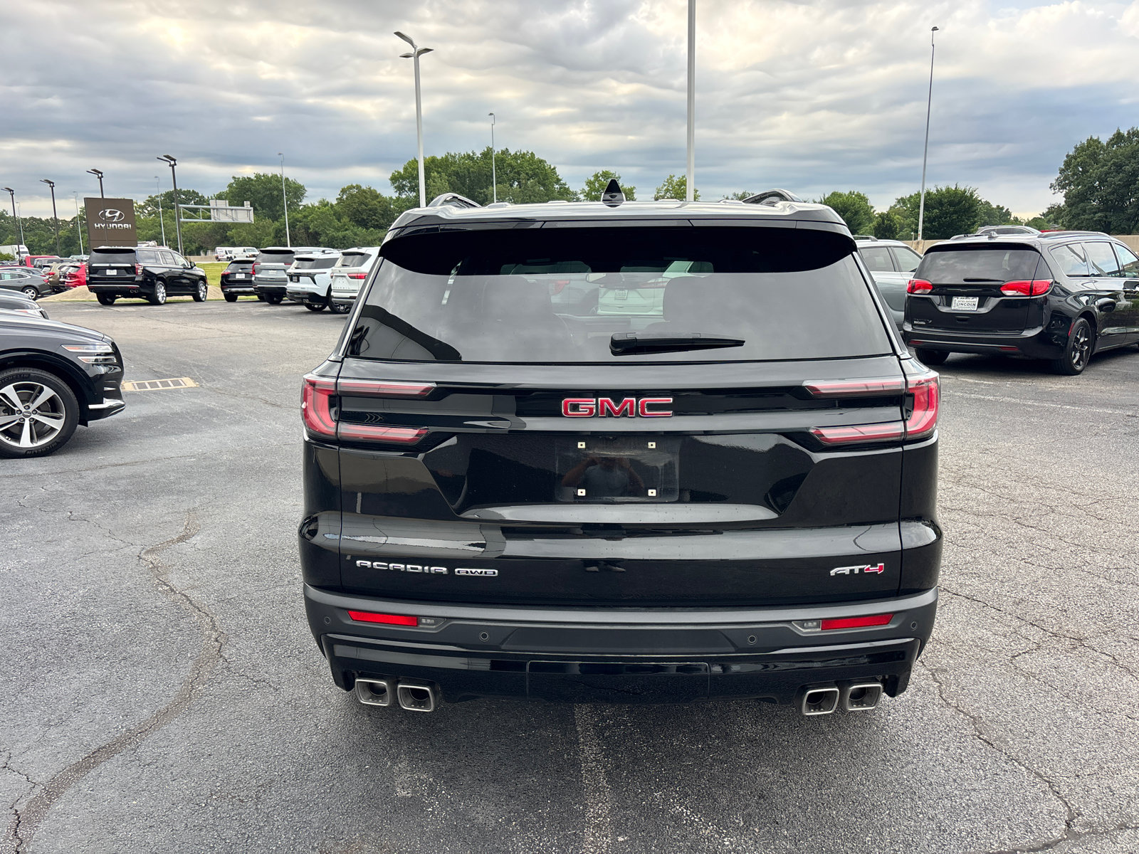 Used 2024 GMC Acadia AT4 AWD/4WD image 6
