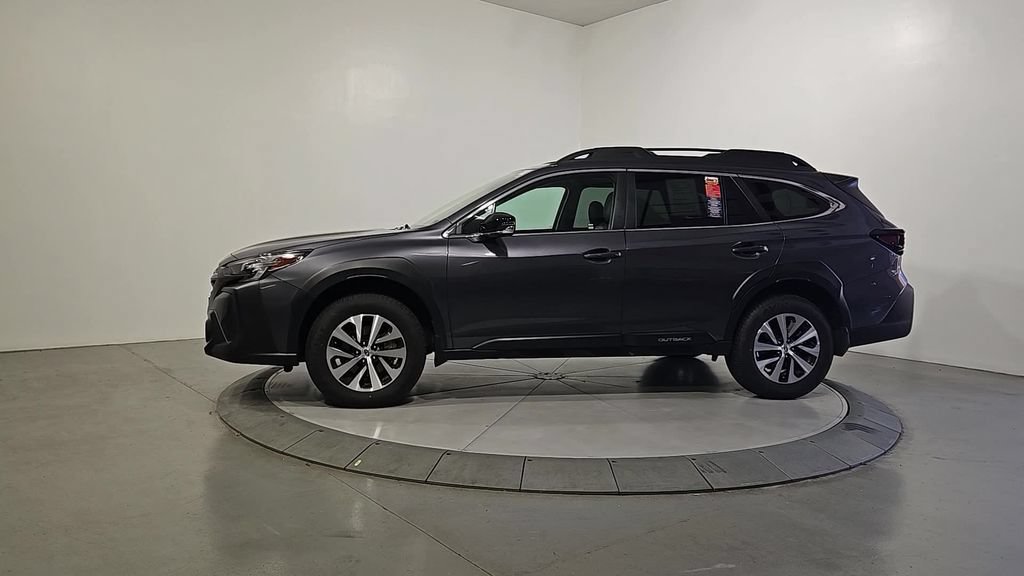Used 2025 Subaru Outback Premium AWD/4WD image 2