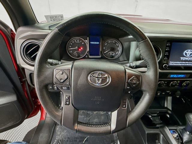 Used 2022 Toyota Tacoma TRD Sport AWD/4WD image 11