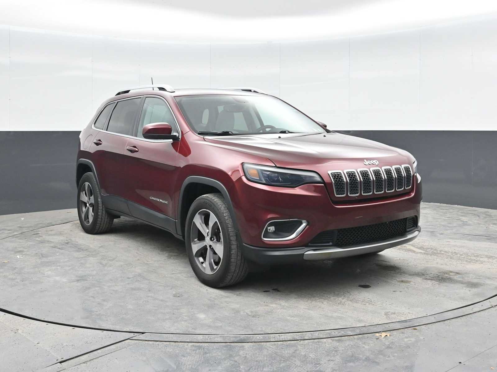 Used 2019 Jeep Cherokee Limited AWD/4WD image 7
