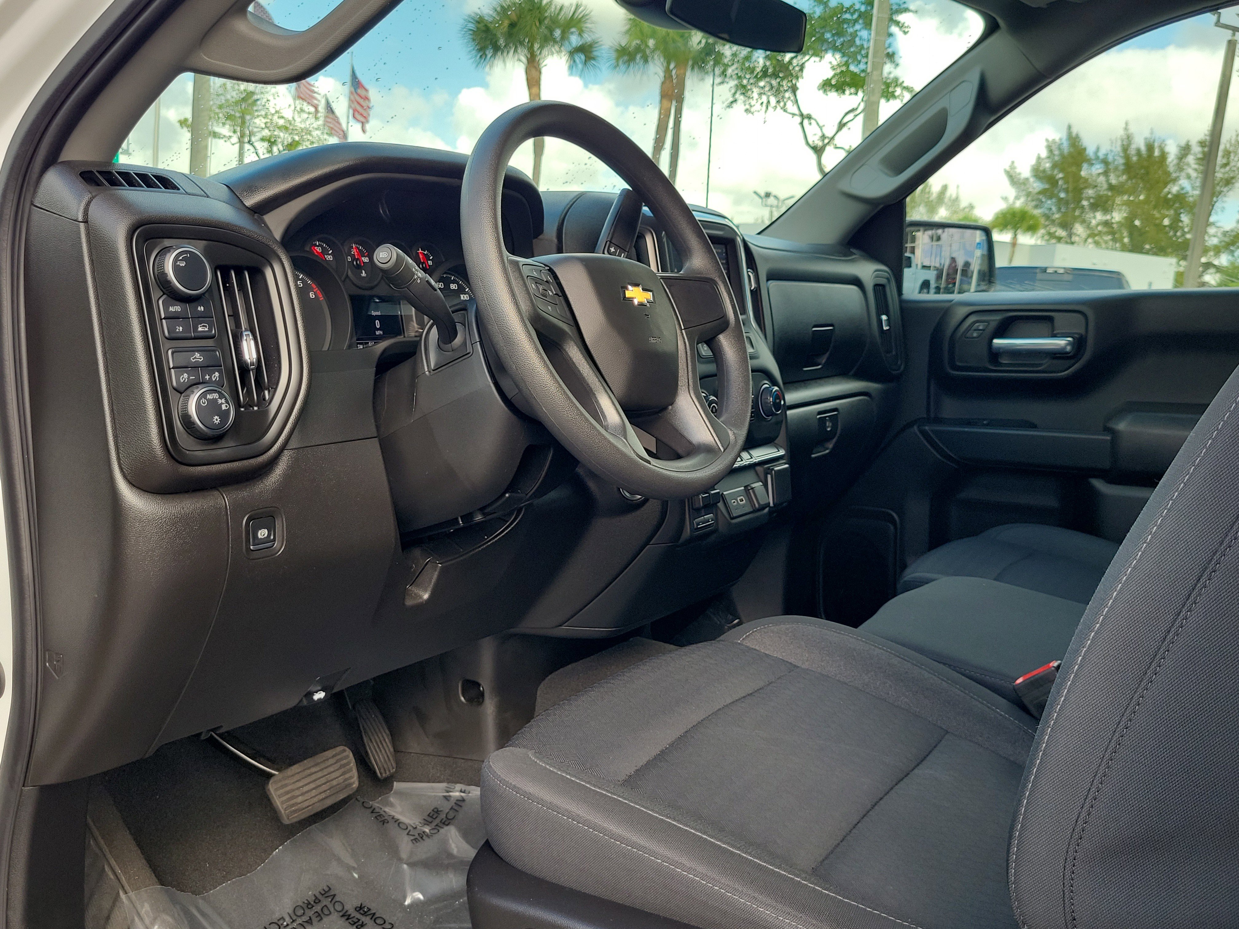 Used 2025 Chevrolet Silverado 1500 Custom w/ Turbomax Blackout Package image 9