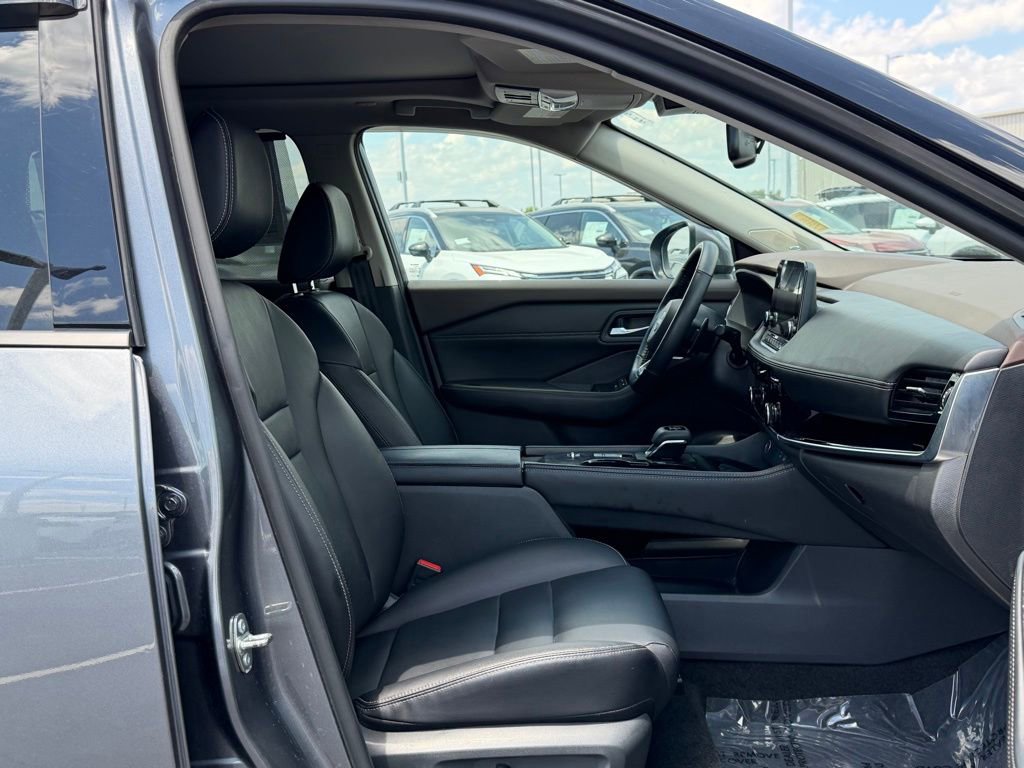 Used 2023 Nissan Rogue SL w/ SL Premium Package FWD image 26