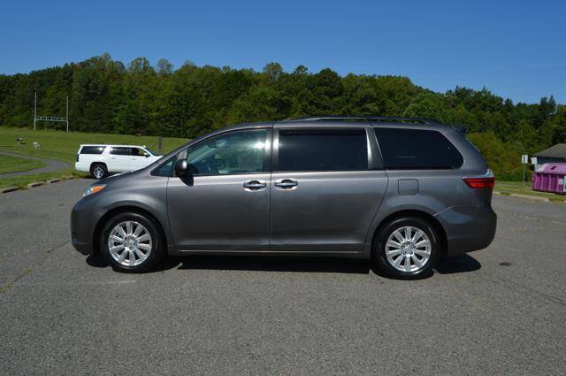 Used 2015 Toyota Sienna XLE Premium AWD/4WD image 4