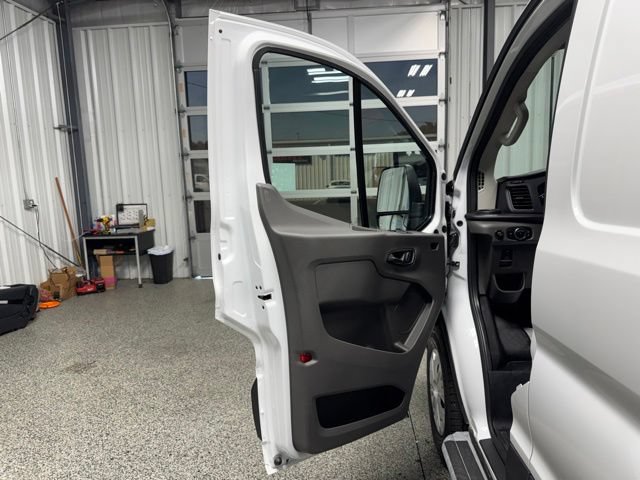 Used 2025 Ford Transit 250 Low Roof w/ Exterior Upgrade Package RWD image 7
