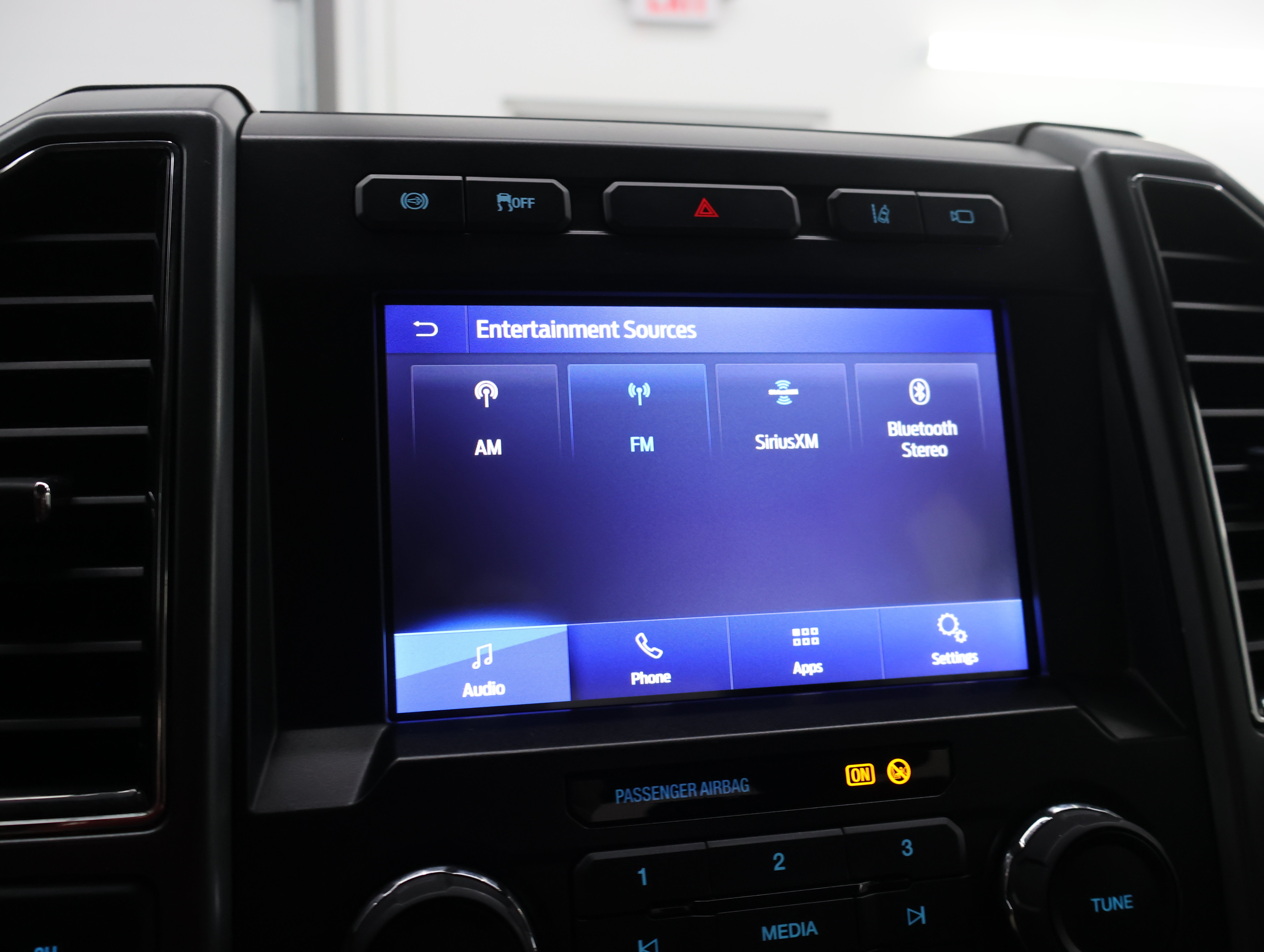 Used 2021 Ford F250 XLT w/ XLT Premium Package AWD/4WD image 50