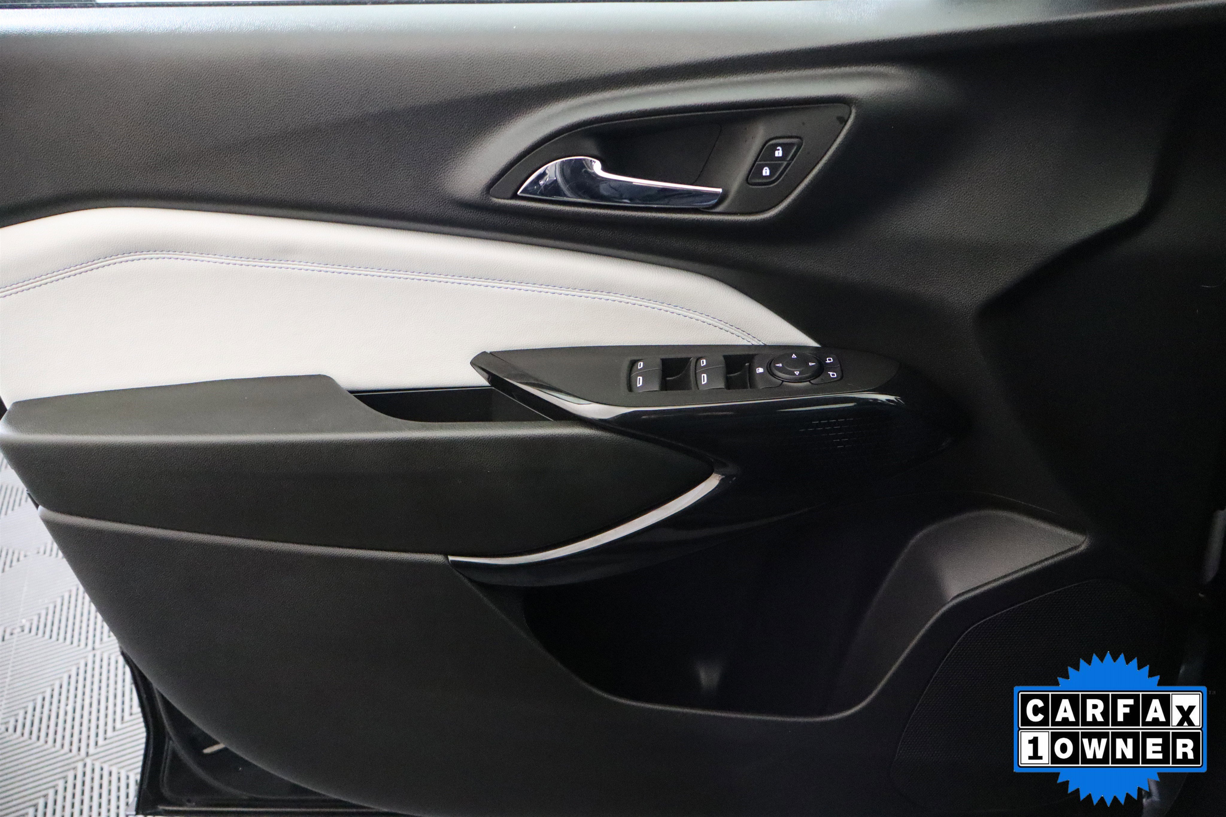 Used 2025 Chevrolet Trax LT image 34