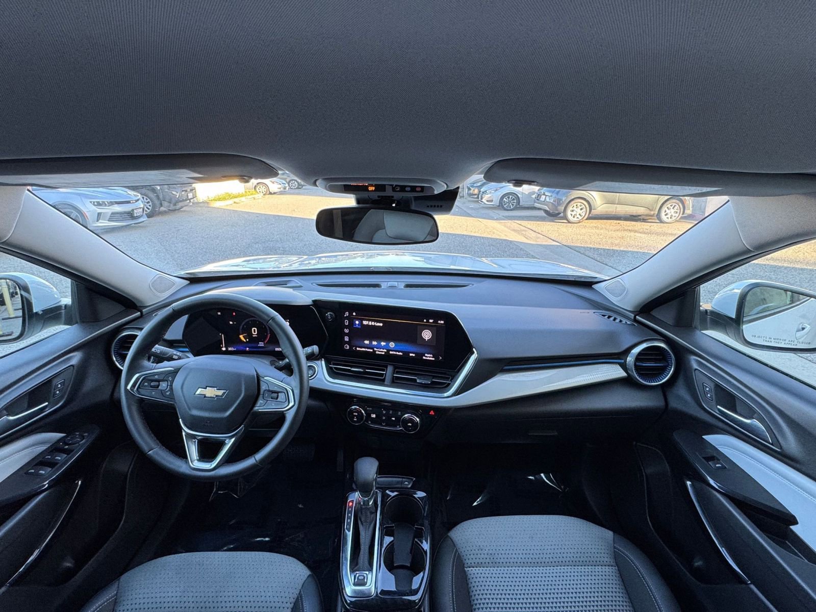 Used 2025 Chevrolet Trax LT w/ LT Convenience Package image 33