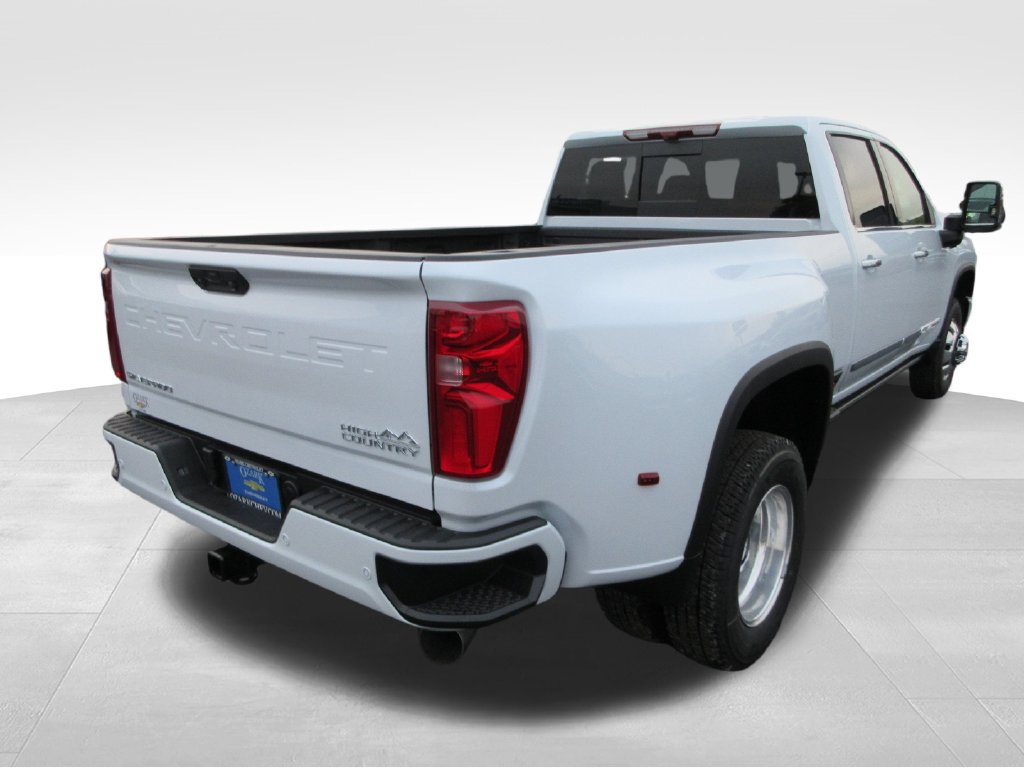 New 2026 Chevrolet Silverado 3500 High Country w/ High Country Premium Package AWD/4WD image 5