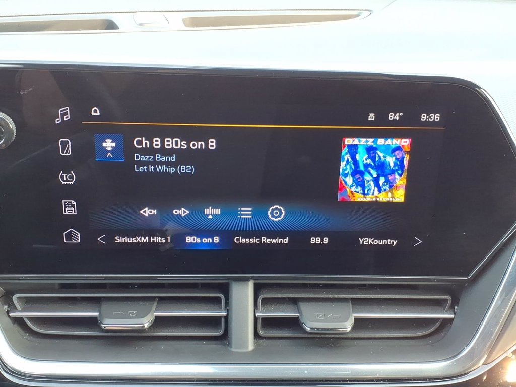 Used 2025 Chevrolet Trax RS w/ Driver Confidence Package FWD image 17