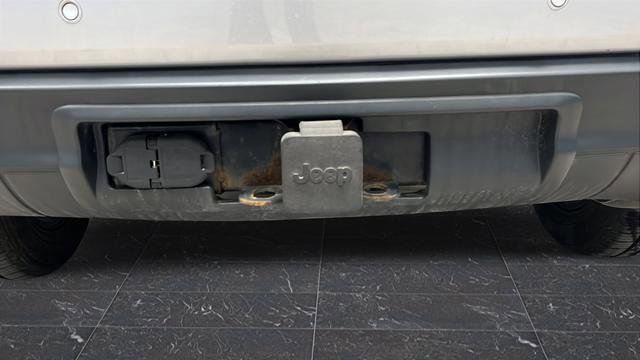 Used 2016 Jeep Grand Cherokee Laredo 75th Anniversary image 37