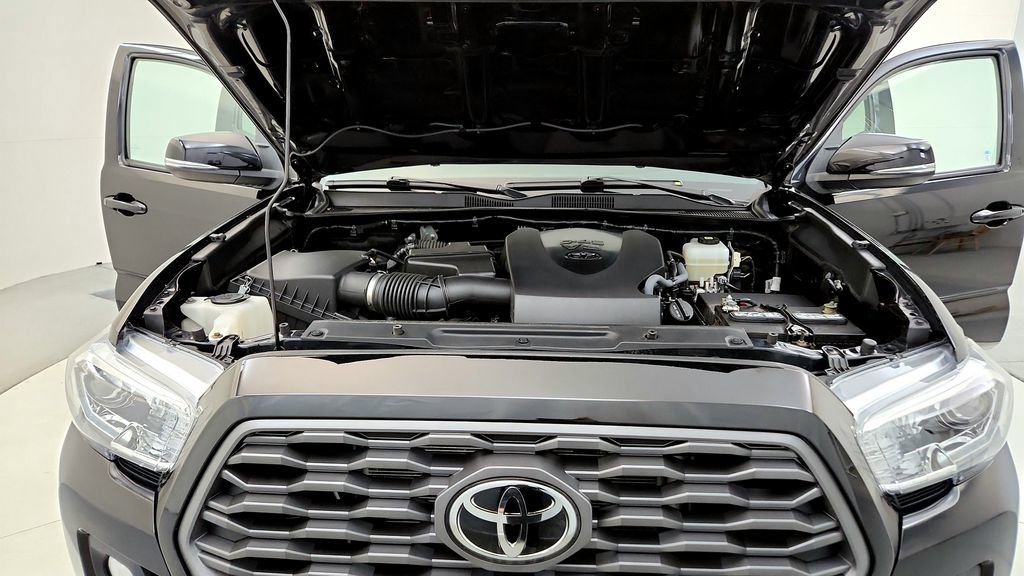 Certified 2022 Toyota Tacoma TRD Off-Road w/ Technology Package AWD/4WD image 14