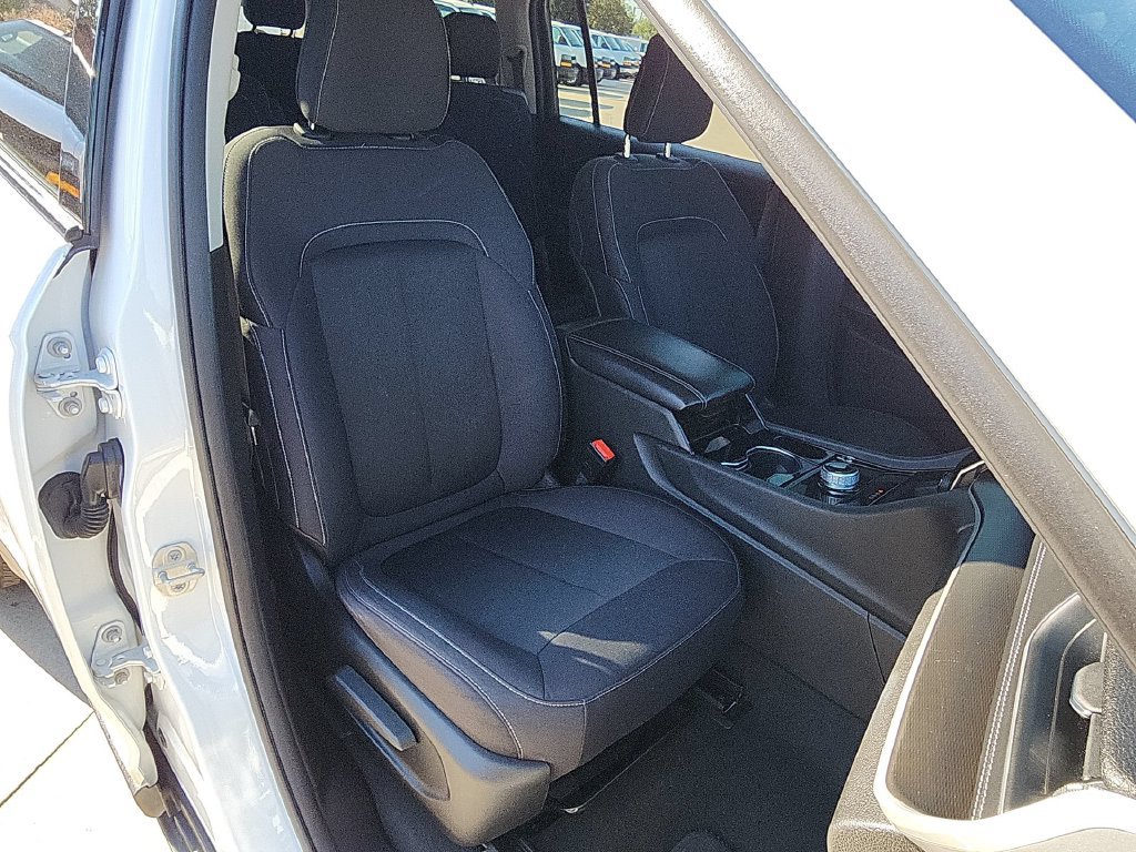 Used 2023 Jeep Grand Cherokee L Laredo RWD image 24