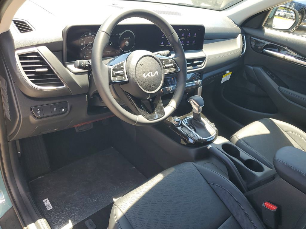 New 2026 Kia Seltos EX FWD image 6