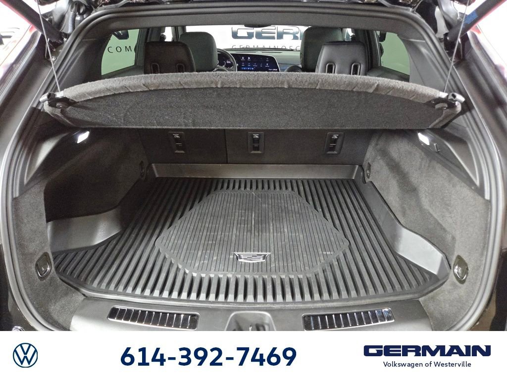 Used 2025 Cadillac XT4 Sport w/ Cold Weather Package image 19