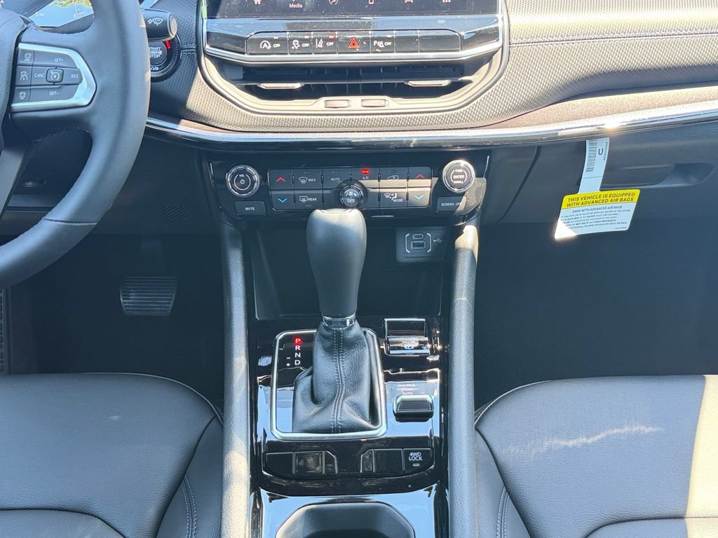 New 2026 Jeep Compass Limited AWD/4WD image 11