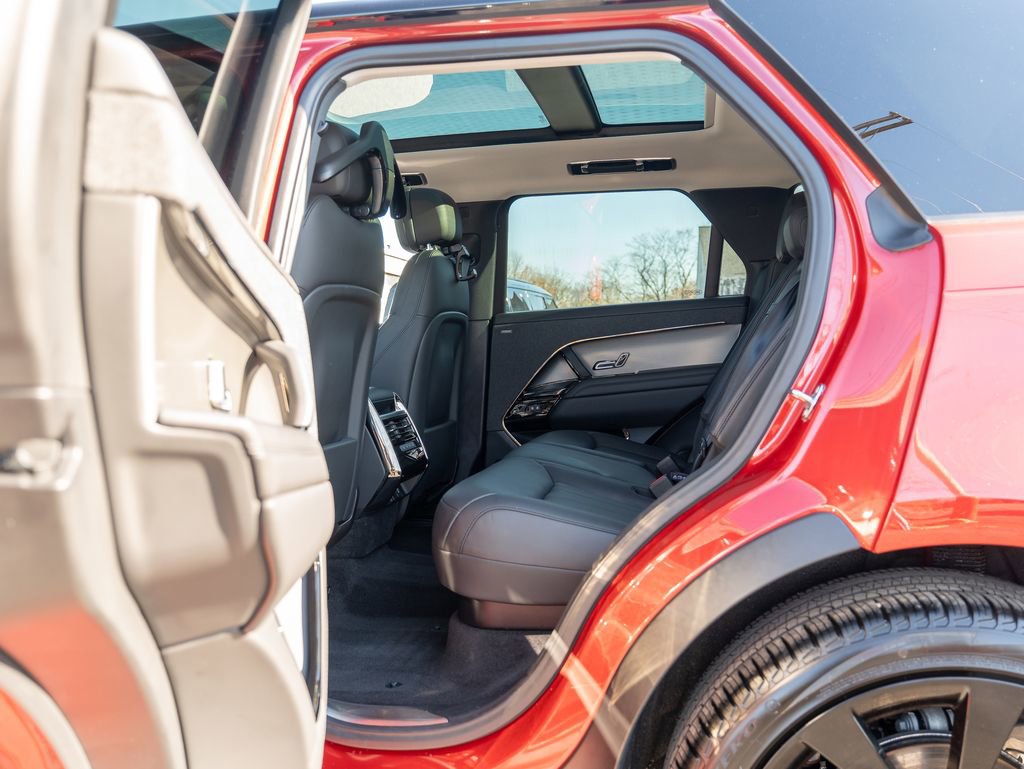 Certified 2024 Land Rover Range Rover Sport SE AWD/4WD image 33