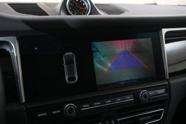 Used 2020 Porsche Macan image 53