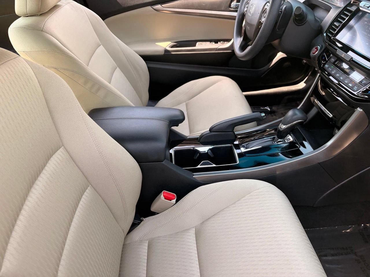 Used 2017 Honda Accord EX image 12