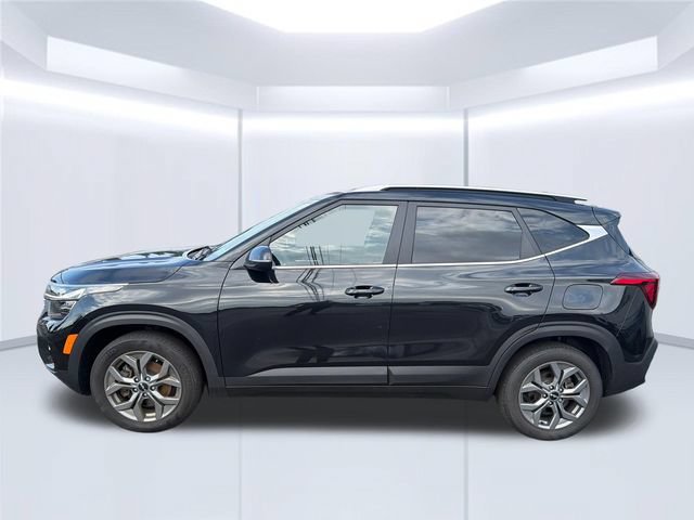 Used 2024 Kia Seltos S AWD/4WD image 2