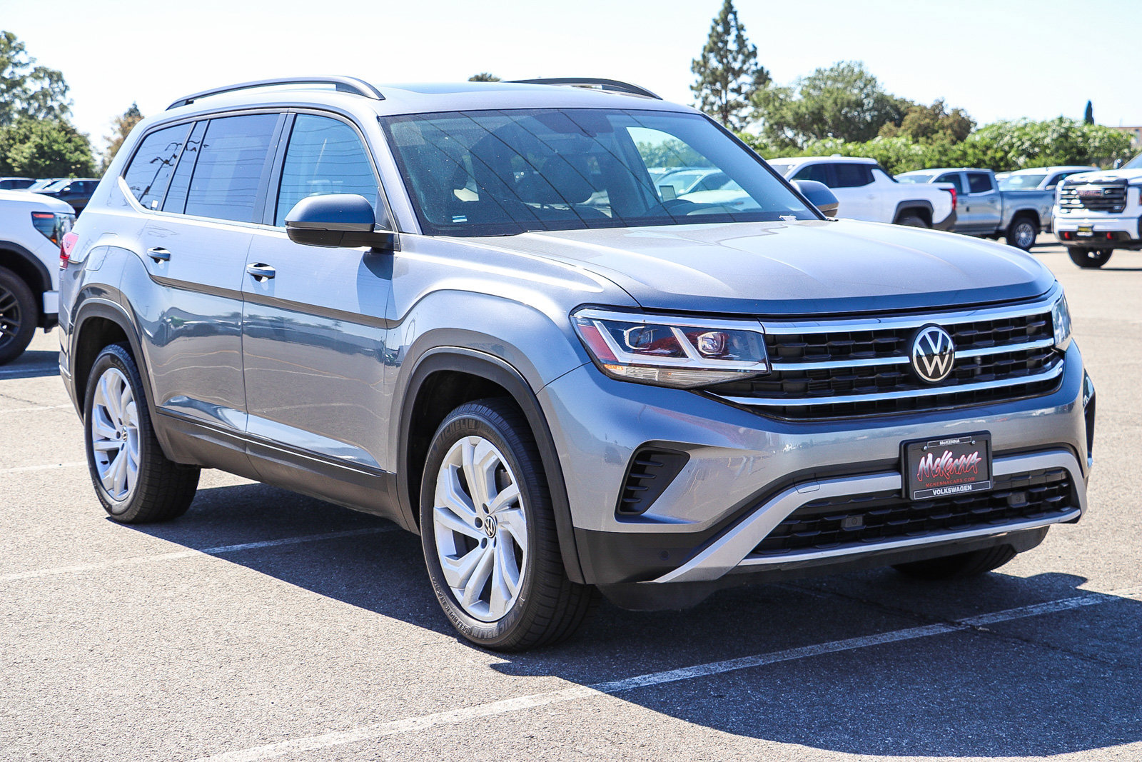 Used 2023 Volkswagen Atlas SE w/ Panoramic Sunroof Package FWD image 3